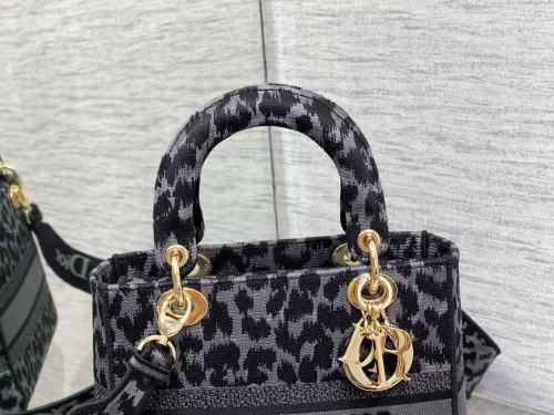 Handbag   Dior  size  24 cm