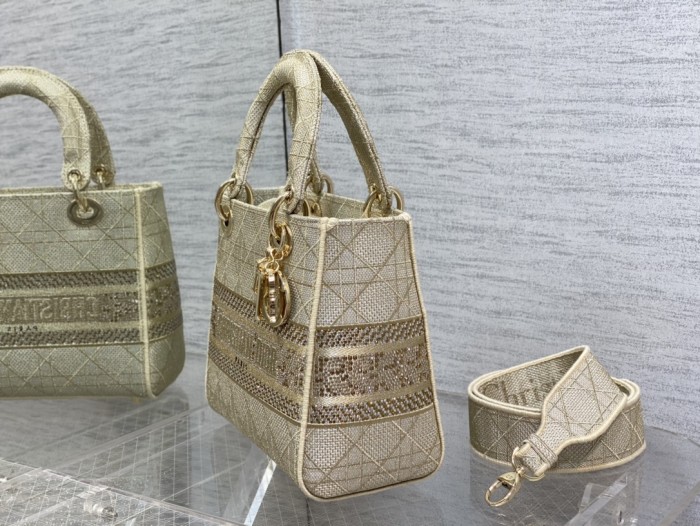  Handbag   Dior  size 24 cm