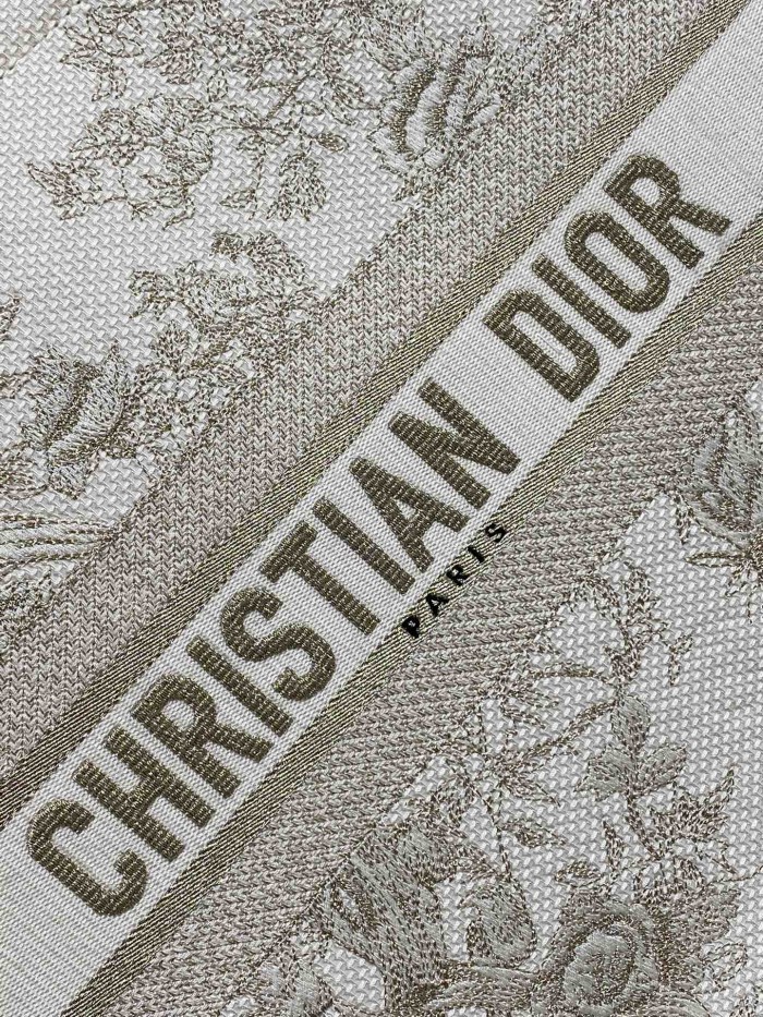 Handbag   Dior  size  42*18*35 cm