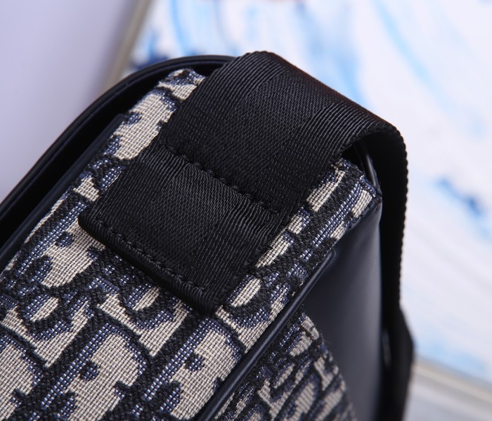  Handbag   Dior  M93311  size  24cm×19cm×4.5 cm