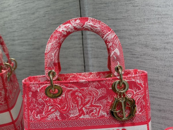 Handbag   Dior   size  24 cm