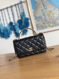 Handbag Chanel  81229  size  19 cm