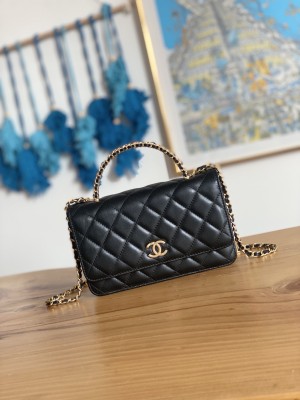 Handbag Chanel  81229  size  19 cm