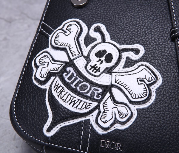  Handbag   Dior  CD93306  size  16*21*5  cm