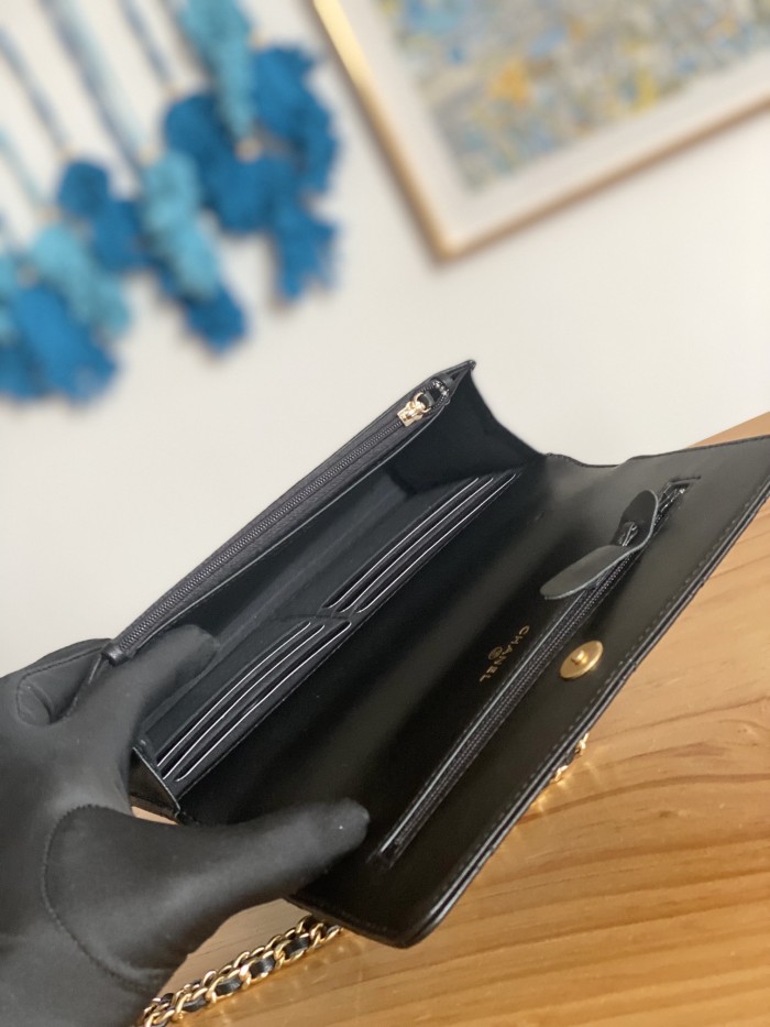 Handbag Chanel  81229  size  19 cm