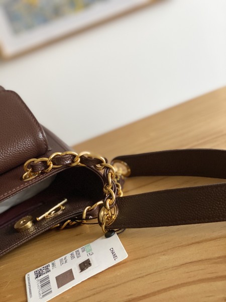 Handbag   Chanel  6706   size  26 10.5 22 cm