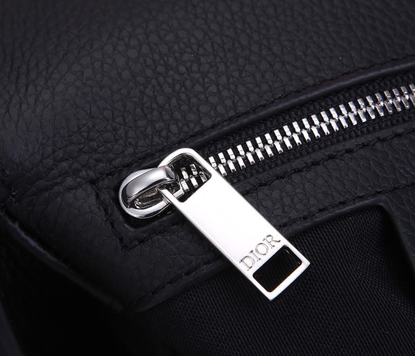  Handbag   Dior   CD93306  size  16*21*5  cm