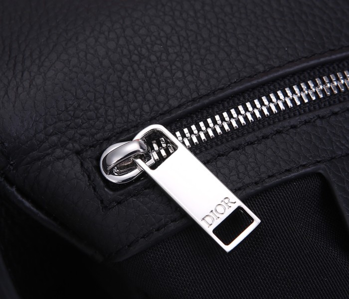  Handbag   Dior   CD93306  size  16*21*5  cm