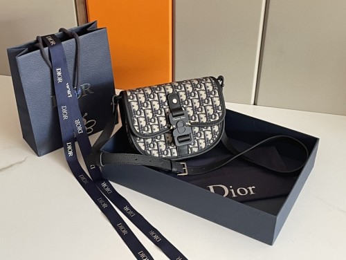  Handbag   Dior  93352  size  20.5*16*5  cm