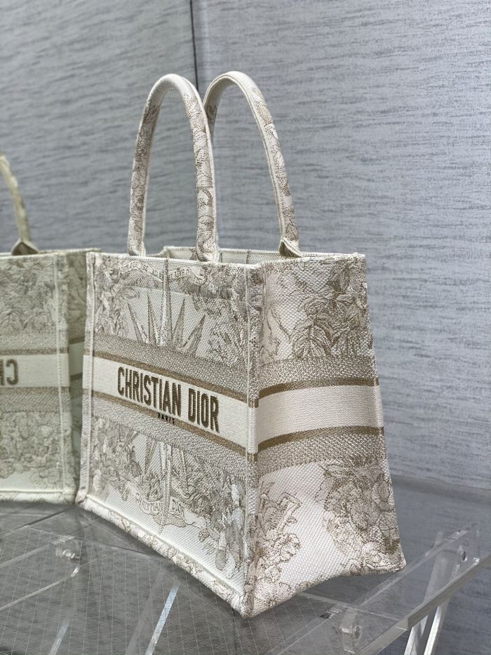  Handbag   Dior  size  36*18*28 cm