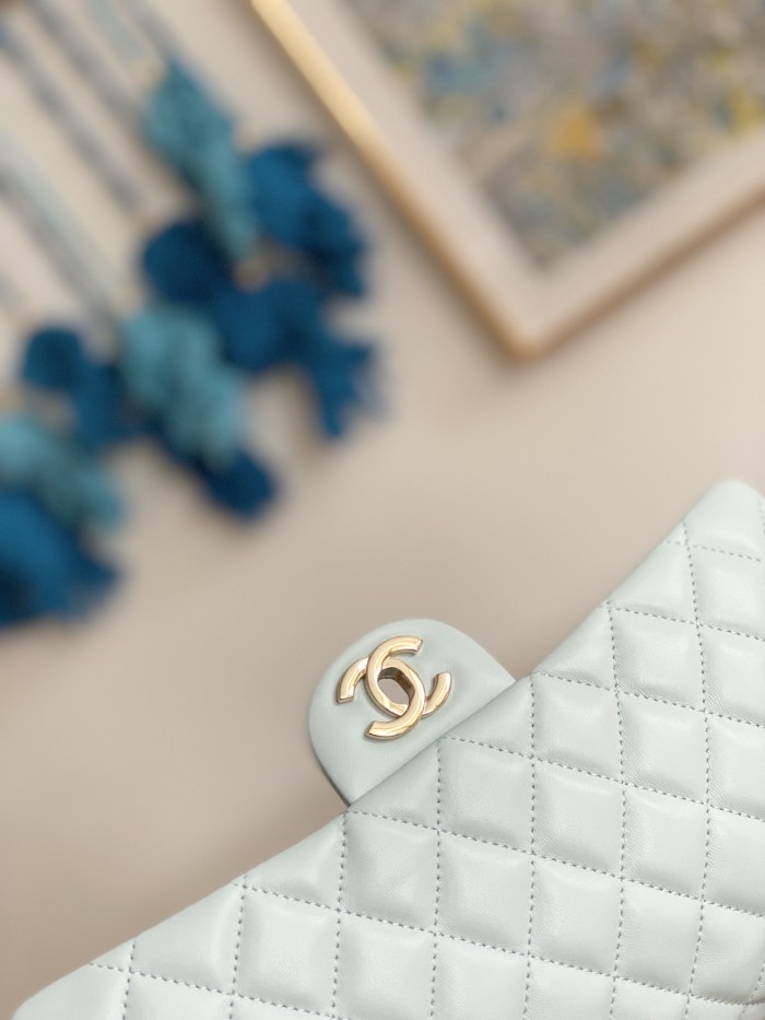 Handbag   Chanel  112  size  25 cm