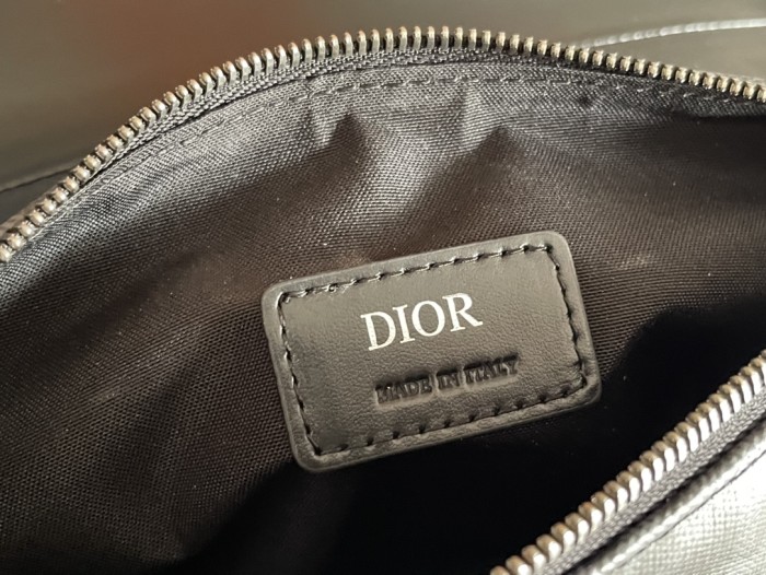  Handbag   Dior  D93305  size  26-19-4.5  cm