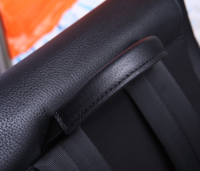  Handbag   Dior  size 32 x 45 x 16   cm