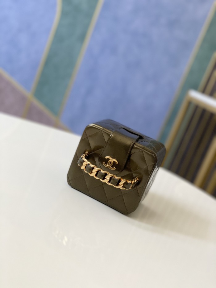 Handbag   Chanel size  11*9.5*8.5 cm