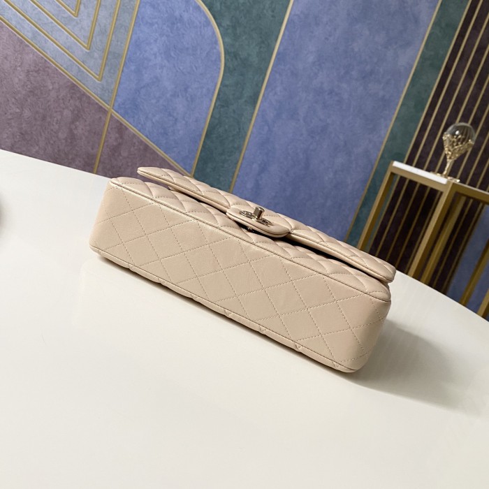 Handbag  Chanel 112  size  25 cm