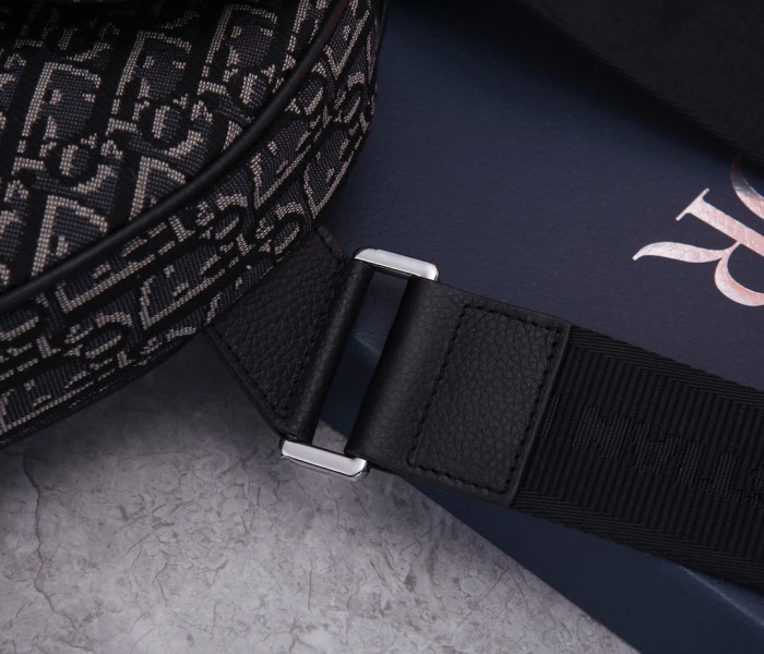  Handbag   Dior  size  20x28.6x5 cm