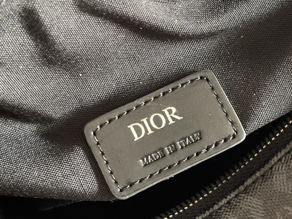  Handbag   Dior  D93335  size  21.5-11-12.5  cm