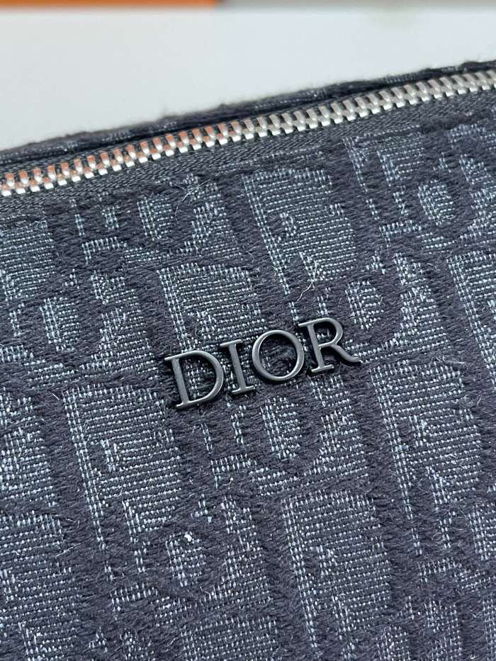  Handbag   Dior  93304  size  21.3x12.5x12.5 cm