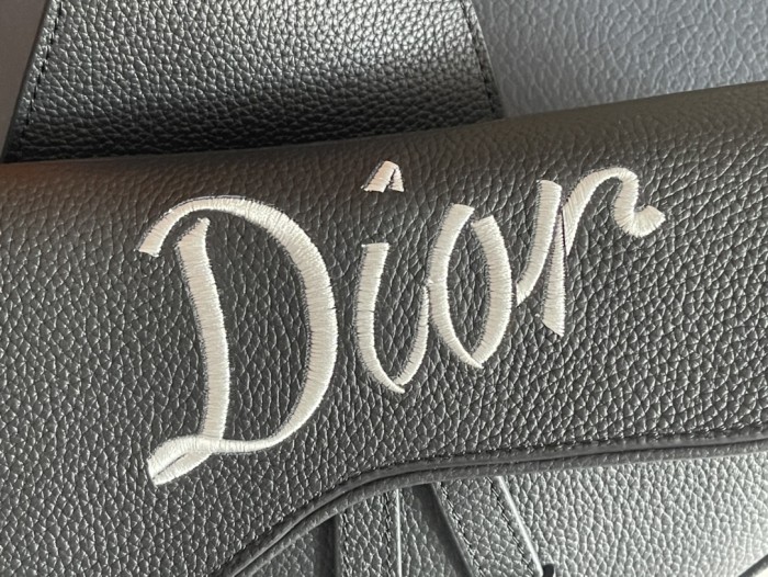  Handbag   Dior   93305  size 20x28.6x5 cm