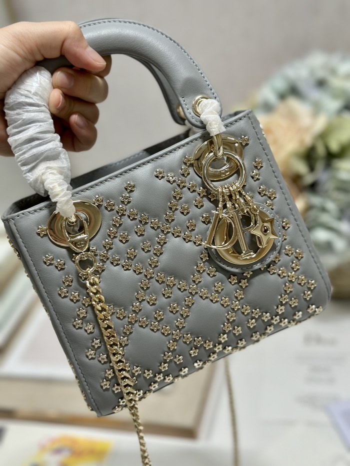 Handbag   Dior 0505  size  17×7.5×14 cm