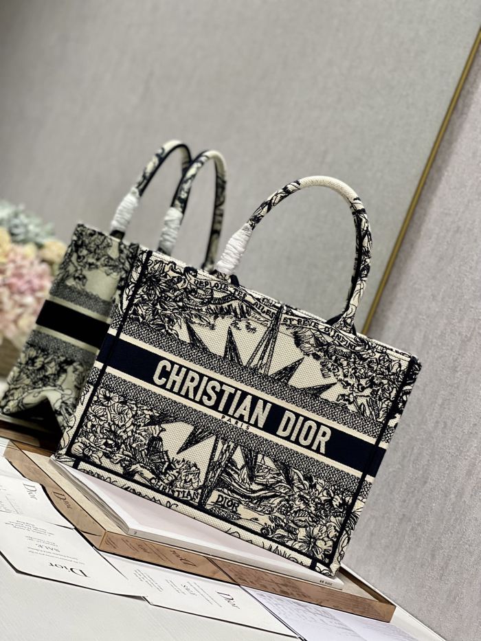 Handbag   Dior  8001 size  36×28  cm