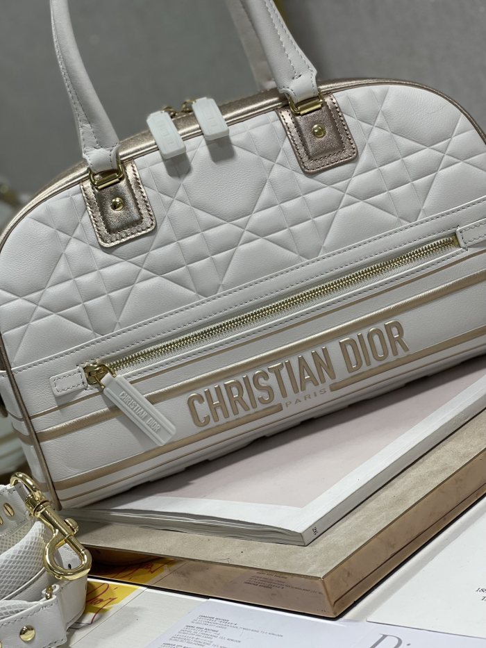  Handbag   Dior  6202  size 34×18×15 cm
