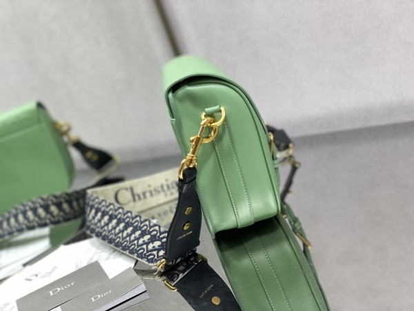 Handbag   Dior  size  27*18*19.5 cm