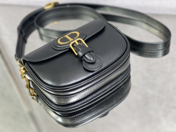 Handbag   Dior size  18*14*5 cm