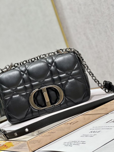 Handbag   Dior  1200  size  20 cm