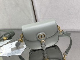 Handbag   Dior  size  22*17*6 cm