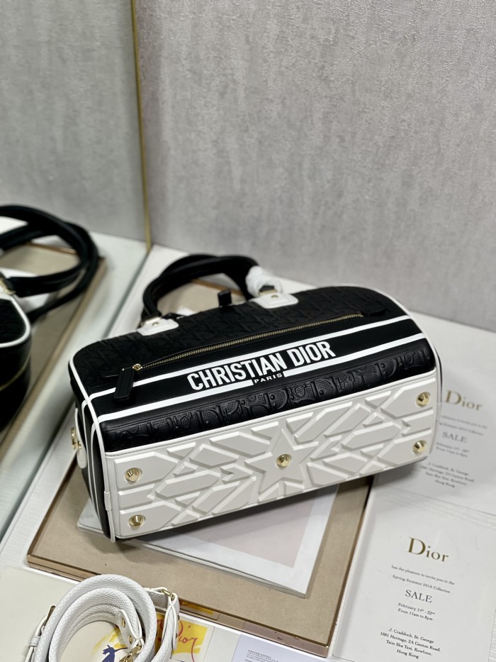  Handbag   Dior  6202  size  34×18×15 cm