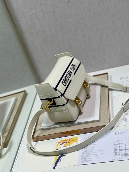 Handbag   Dior  6619  size  24×9.5×19 cm