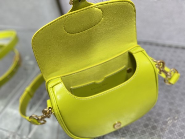 Handbag   Dior  size  18*14*5 cm