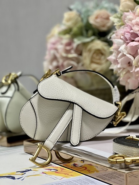  Handbag   Dior 3067 size  12 x 7.5 x 5  cm