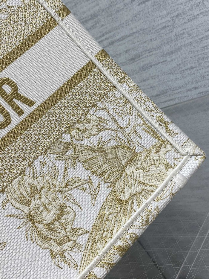 Handbag   Dior   size 36*18*28 cm