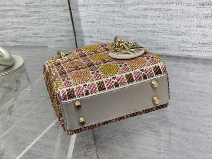 Handbag   Dior  size  12*10*5 cm