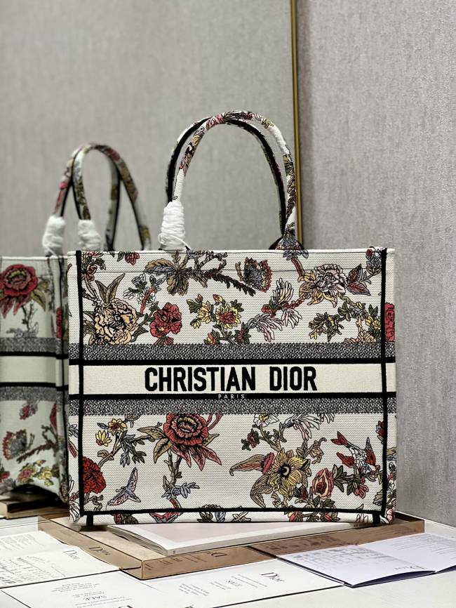 Handbag  Dior 1286  size  41*32 cm