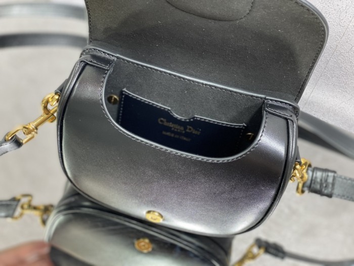 Handbag   Dior size  18*14*5 cm