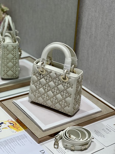 Handbag   Dior  0531  size  20×16.5×8 cm