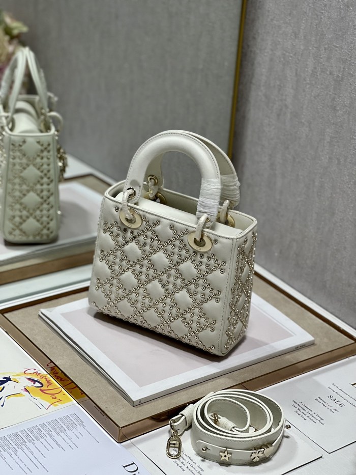 Handbag   Dior  0531  size  20×16.5×8 cm