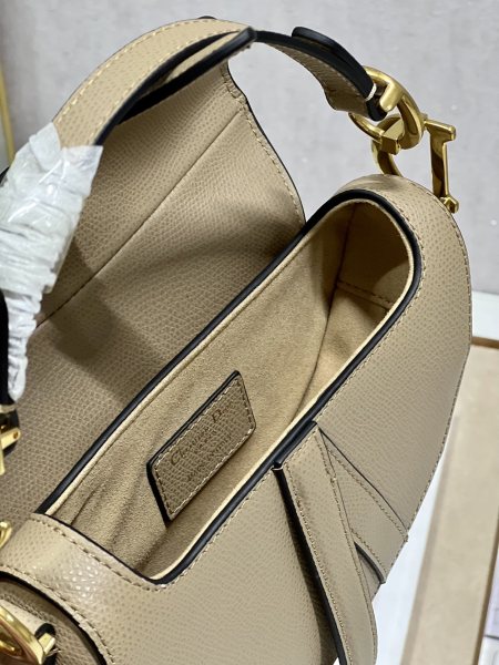 Handbag   Dior   3397  size 19.5×16×6.5 cm
