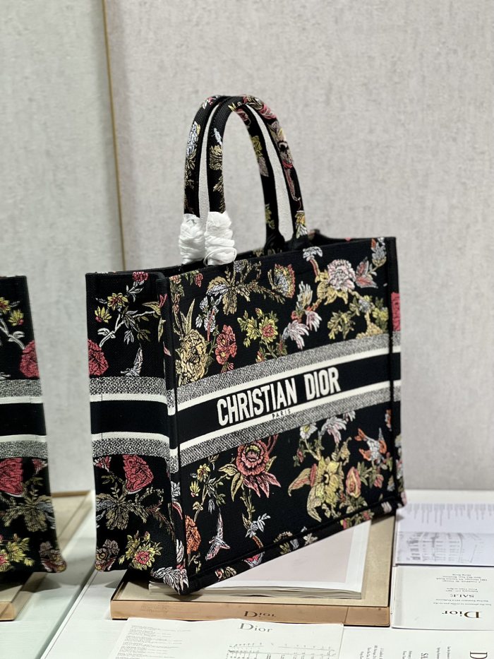 Handbag   Dior 1286  size  41*32 cm