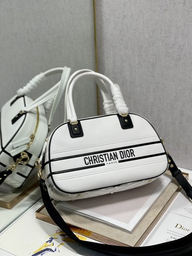  Handbag   Dior  6204  size  34×22×14 cm