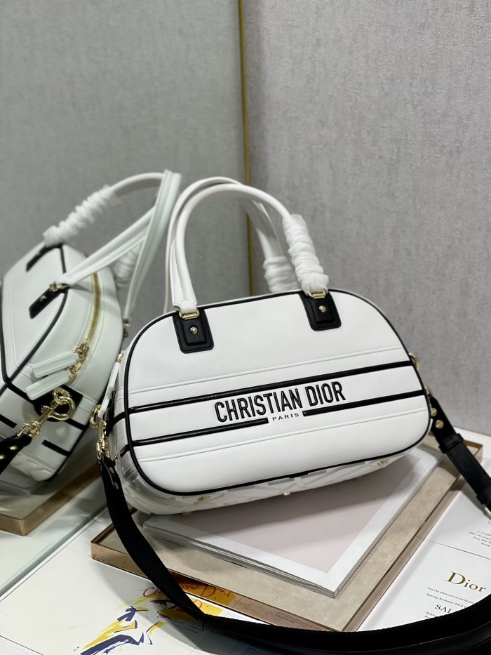  Handbag   Dior  6204  size  34×22×14 cm