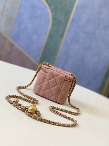 Handbag   Chanel 81136  size  10.5 8.5 7 cm