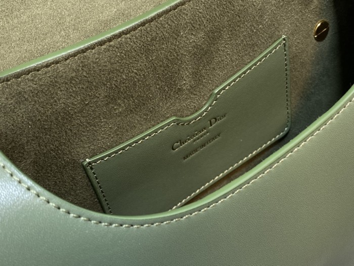 Handbag   Dior  size  22*17*6 cm