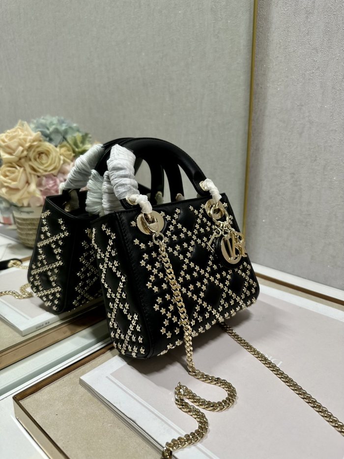 Handbag   Dior 0505  size  17×7.5×14 cm