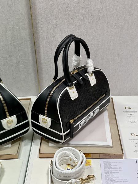  Handbag   Dior  6202  size  34×18×15 cm