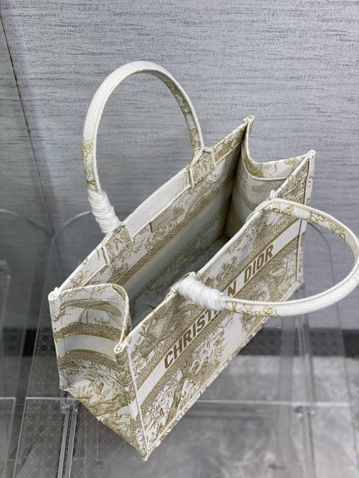 Handbag   Dior   size 36*18*28 cm