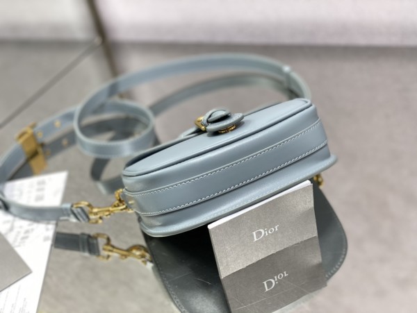 Handbag   Dior  size  18*14*5 cm